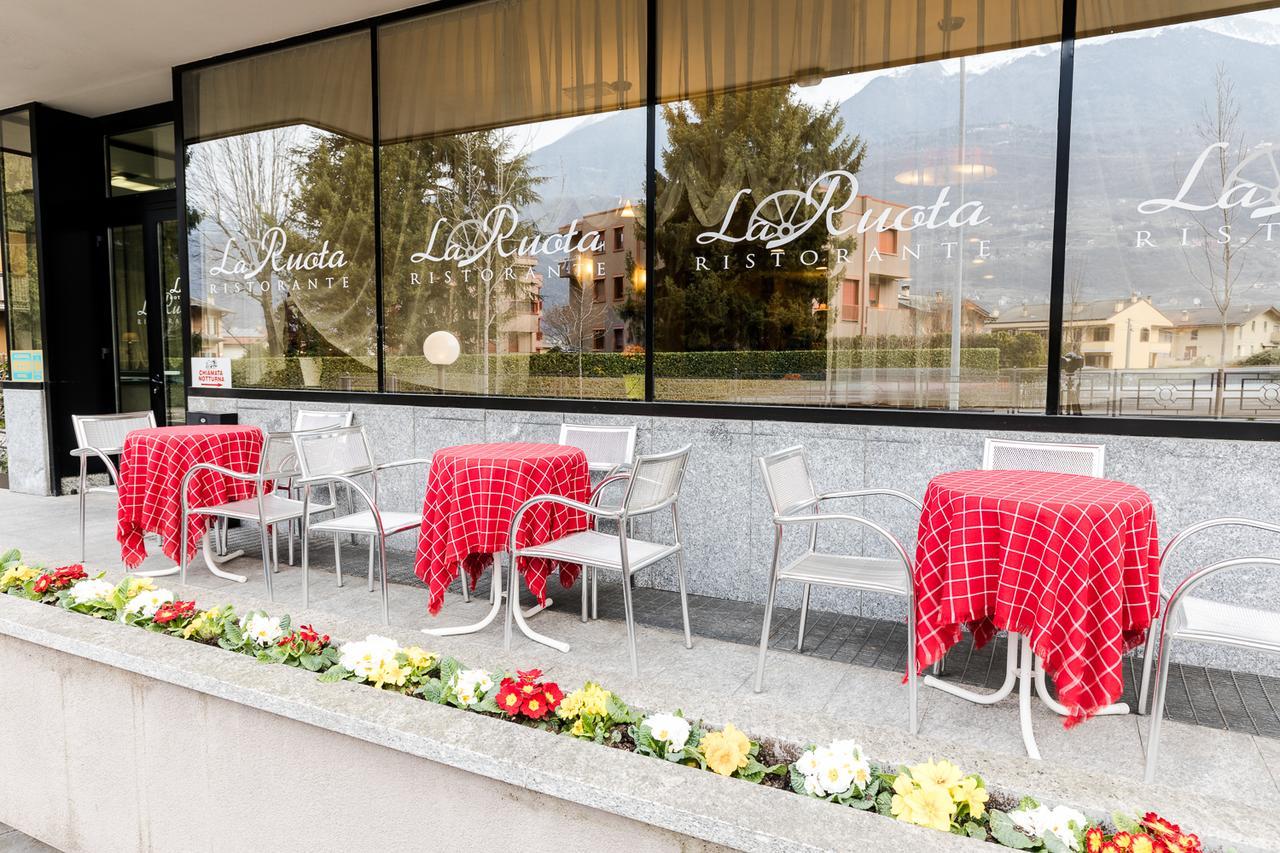 Hotel La Ruota Morbegno Exterior foto